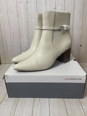 Liz Claiborne Tudor Cream Pointed Toe Ankle Boots with Block Heel Size 11 W